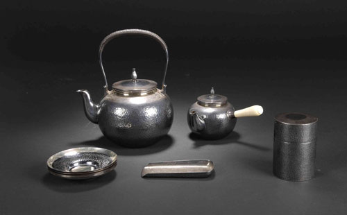 茶、牛奶或汽水會腐蝕不銹鋼帶制品，這是真的嗎？